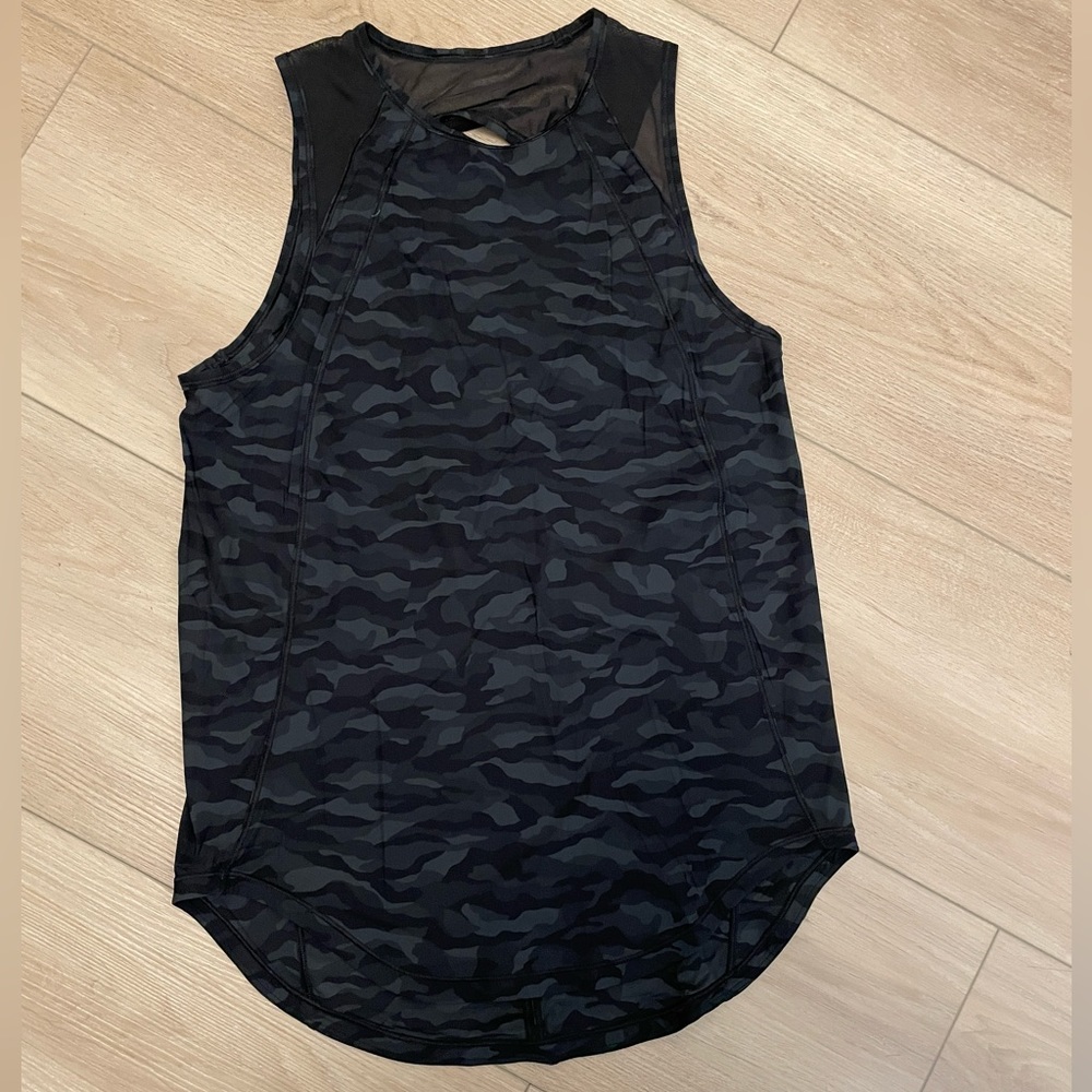Lulu sculpt tank, black/grey camo, size 4, EUC